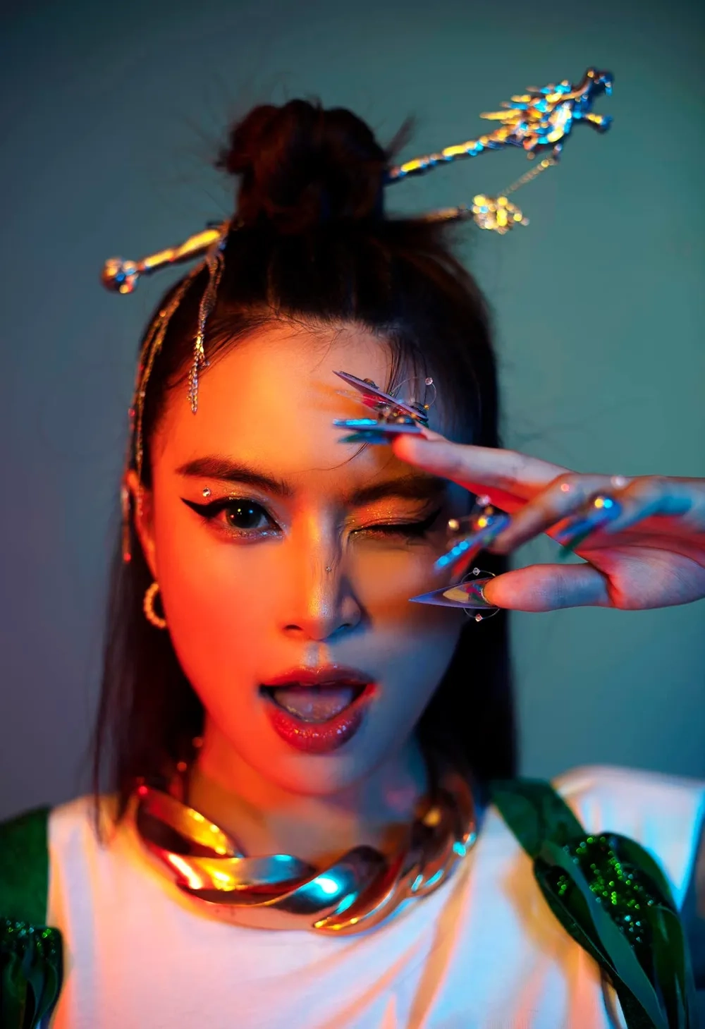 Nghe bản hit đình đám bánh trôi nước Hoàng Thùy Linh mp3