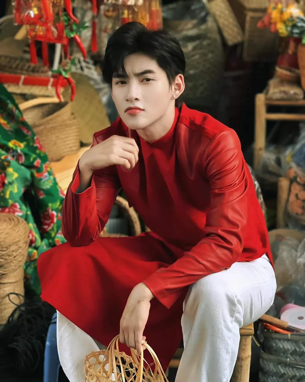 Đổi hình nền ngay với hình nền Hùng Huỳnh