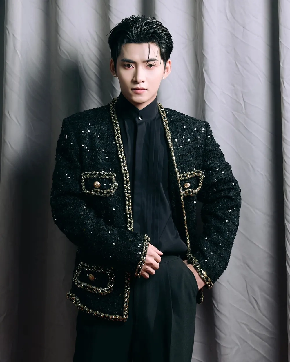 Thông tin chính thức về Hùng Huỳnh debut