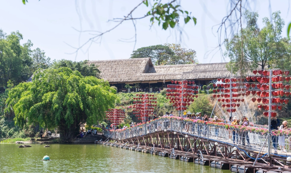 Lối vào cổng khu du lịch bửu long rộng rãi