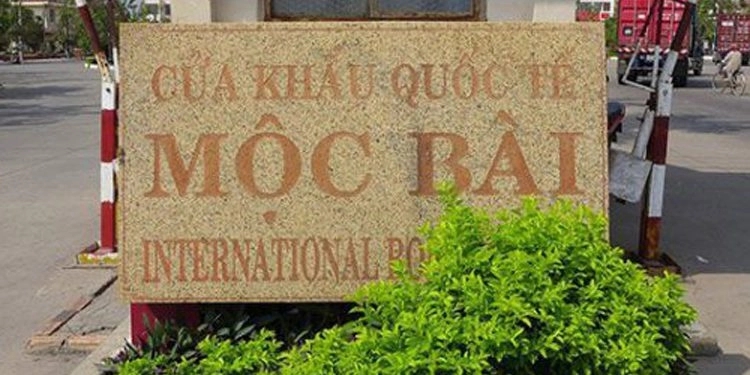 Cập nhật phí qua cửa khẩu mộc bài hôm nay