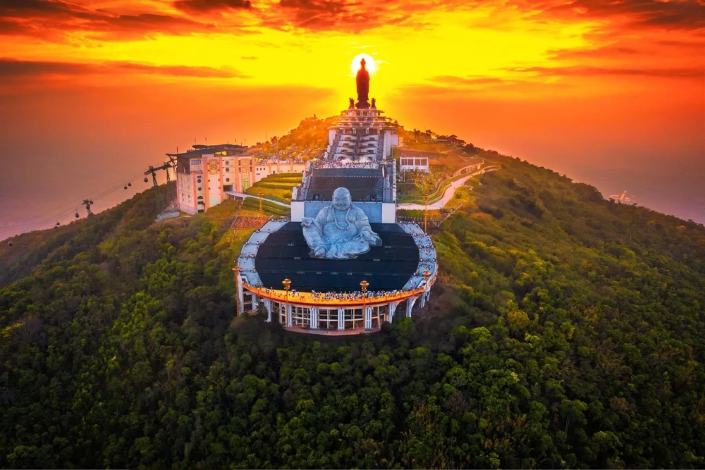 Khám phá Tìm hiểu về núi Bà Đen hấp dẫn