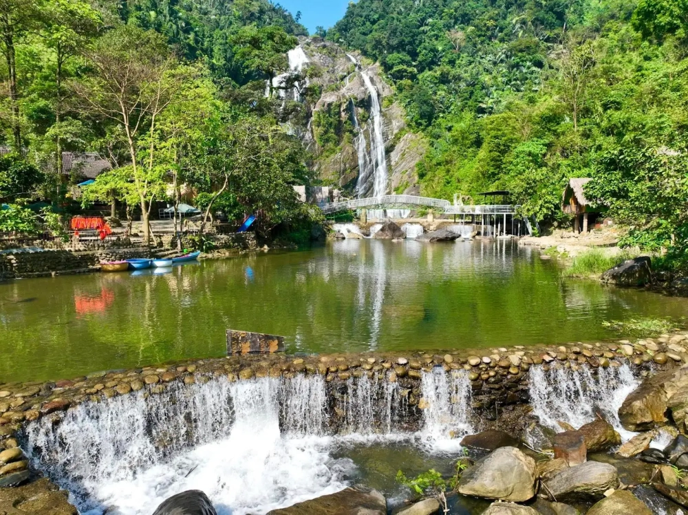 Khung cảnh hùng vĩ tại thác trắng quảng ngãi mê hoặc lòng người