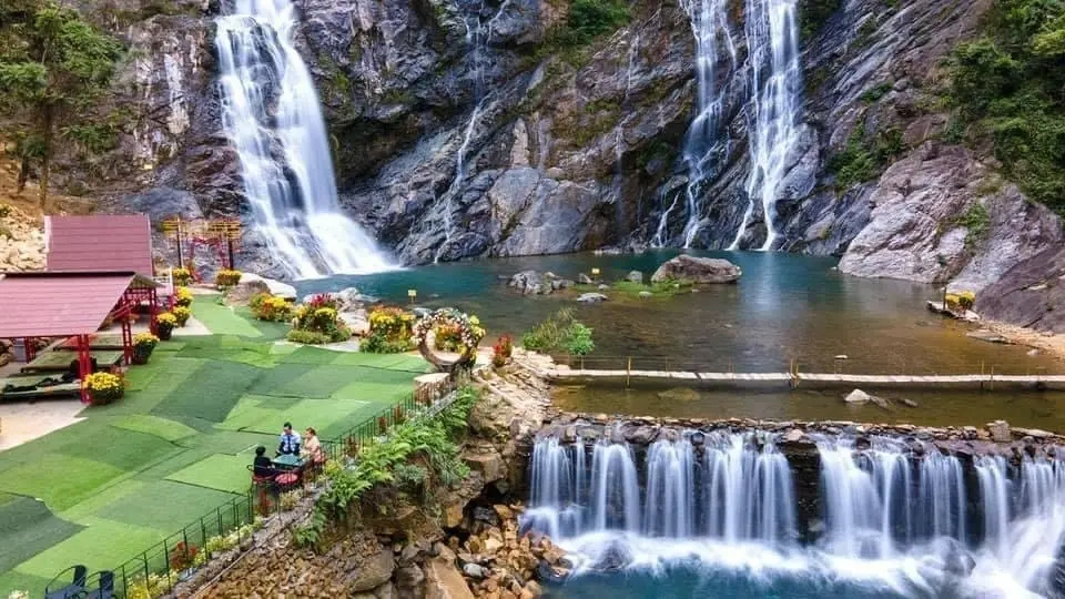 Ngắm nhìn hình ảnh của thác trắng minh long qua từng khoảnh khắc