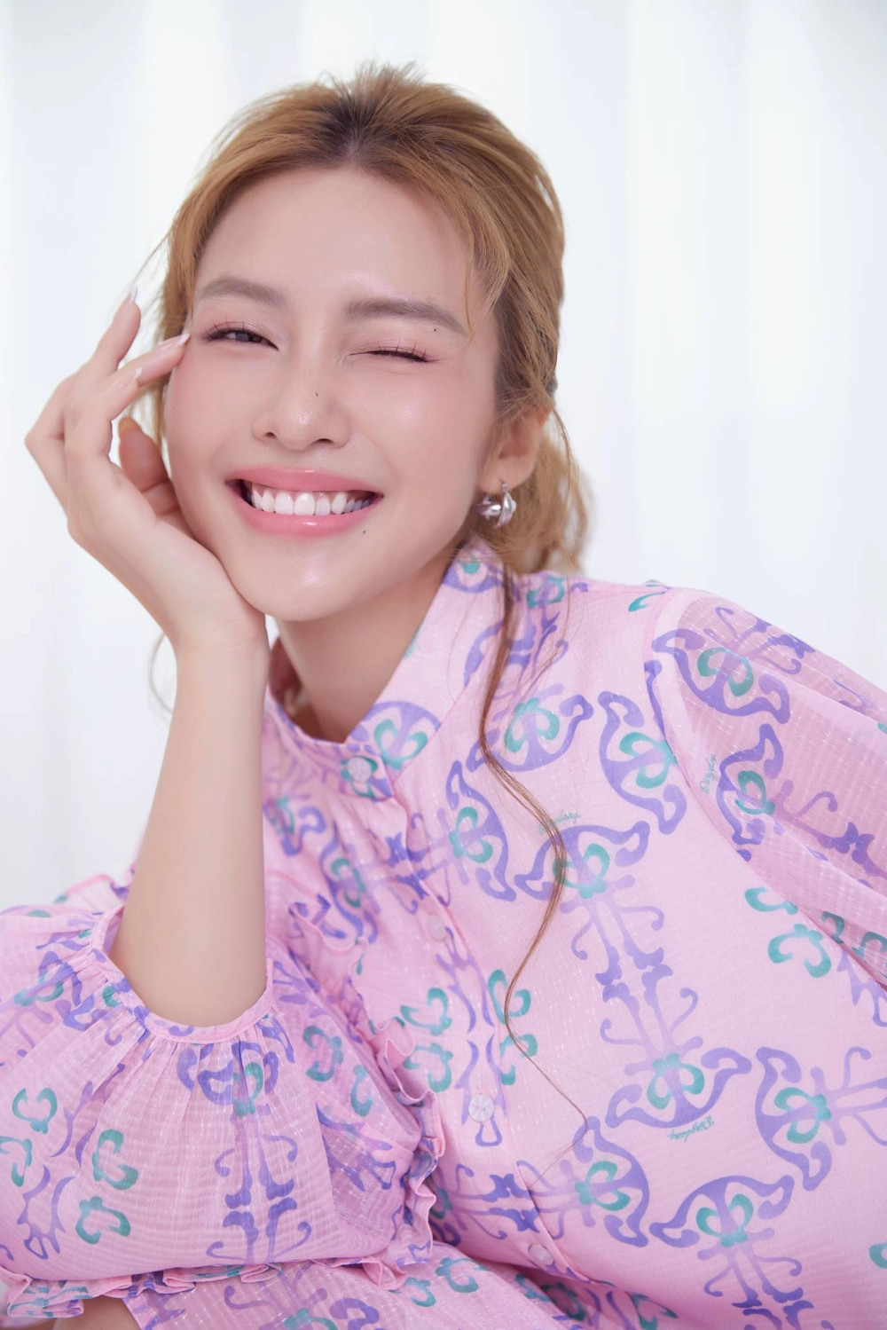 Tỷ lệ cơ thể đáng ngưỡng mộ Khả Ngân chiều cao cân nặng