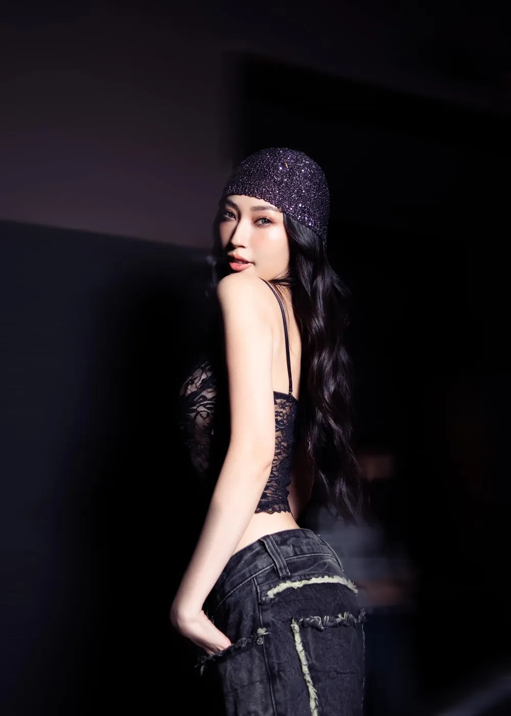 Theo dõi những khoảnh khắc mới tại Khổng Tú Quỳnh instagram