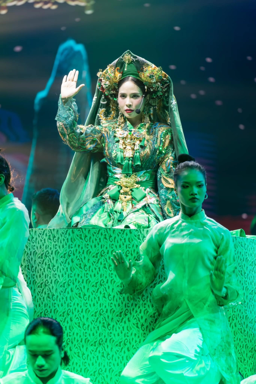 Ca nương Kiều Anh kinh doanh gì ngoài sự nghiệp âm nhạc đầy thành công