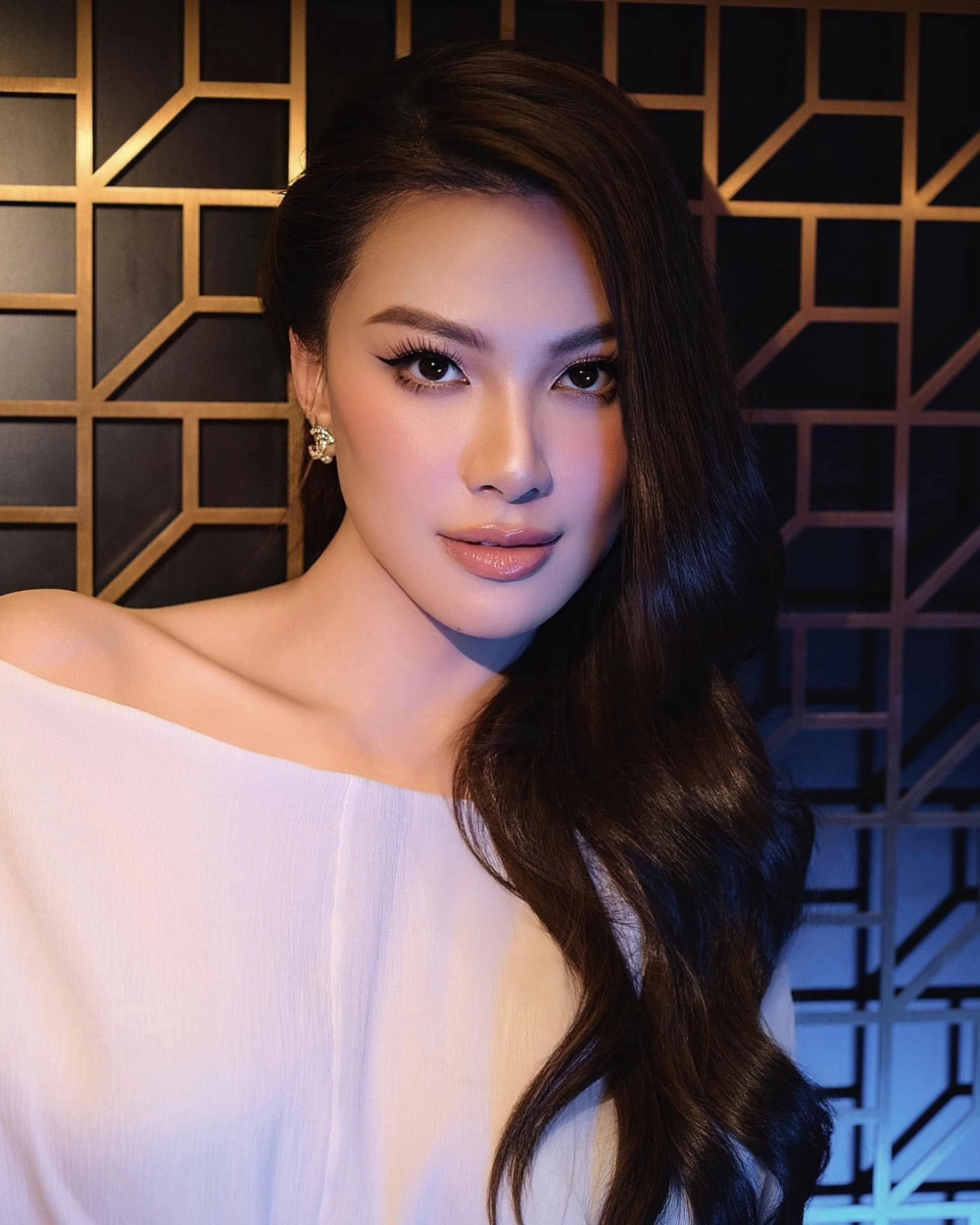 Kim Duyên phẫu thuật thẩm mỹ để hoàn thiện nhan sắc