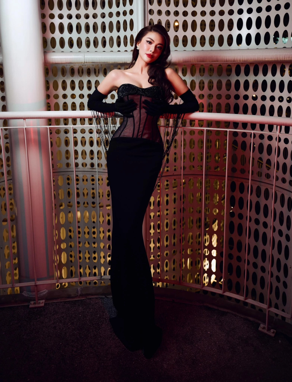 Kim Duyên evening gown nổi bật trong từng bộ đầm dạ hội sang trọng