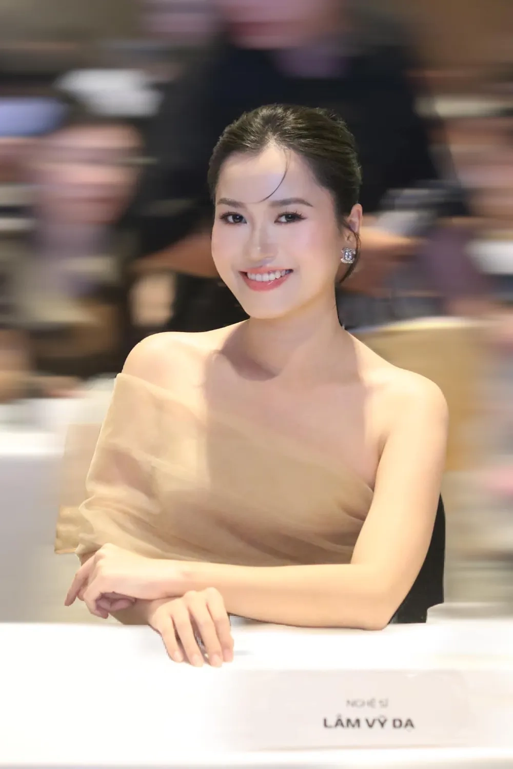 Thả giọng ngọt ngào với karaoke Hoa Giấy Lâm Vỹ Dạ