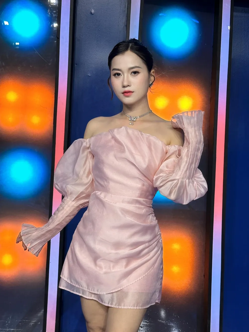 Tìm hiểu thêm Lâm Vỹ Dạ ngày/nơi sinh cực thú vị