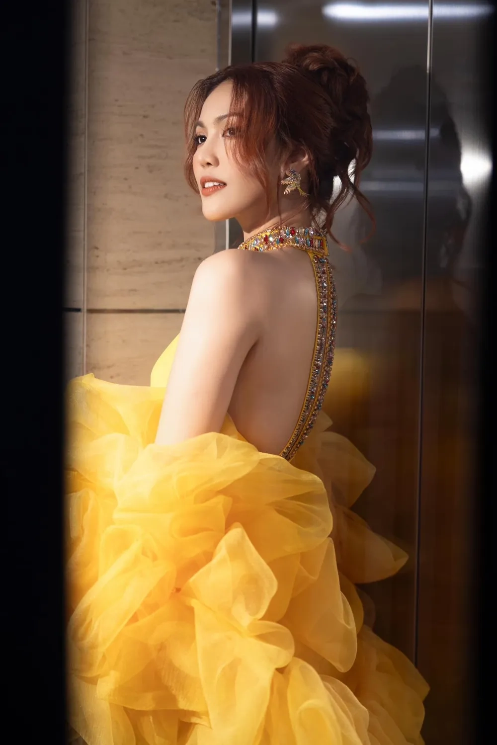 Bạn đã xem qua Lan Khuê profile chưa