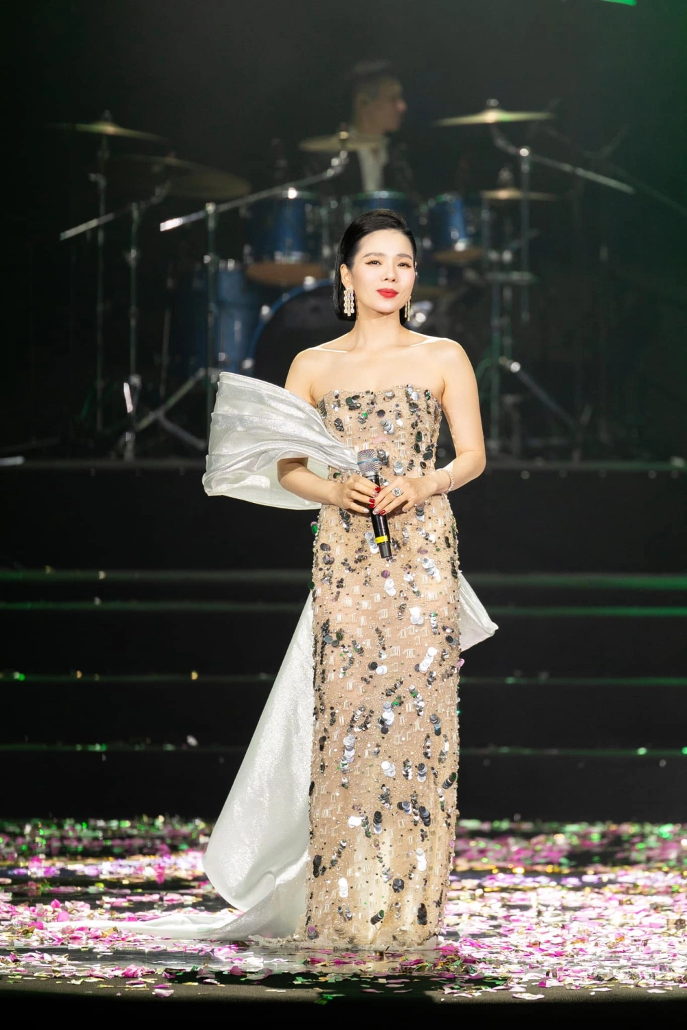 Không thể thiếu trong playlist của bạn chính là ca nhạc Lệ Quyên