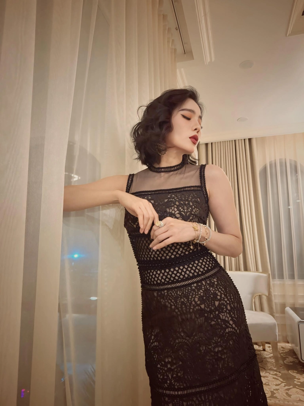 Truyền cảm xúc mạnh mẽ qua tiếng hát Lệ Quyên