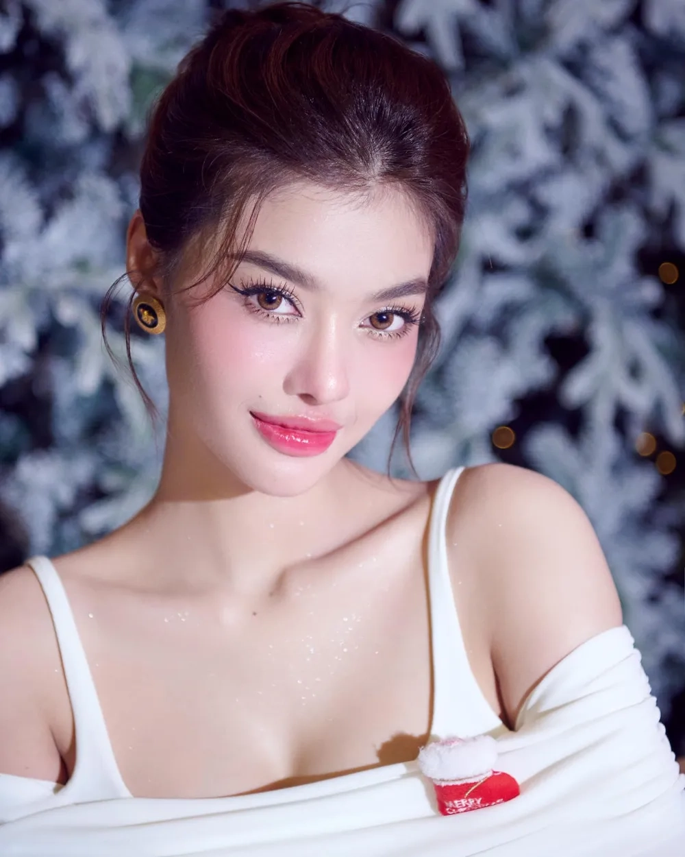 Bạn đã biết rõ Lona Kiều Loan là ai chưa