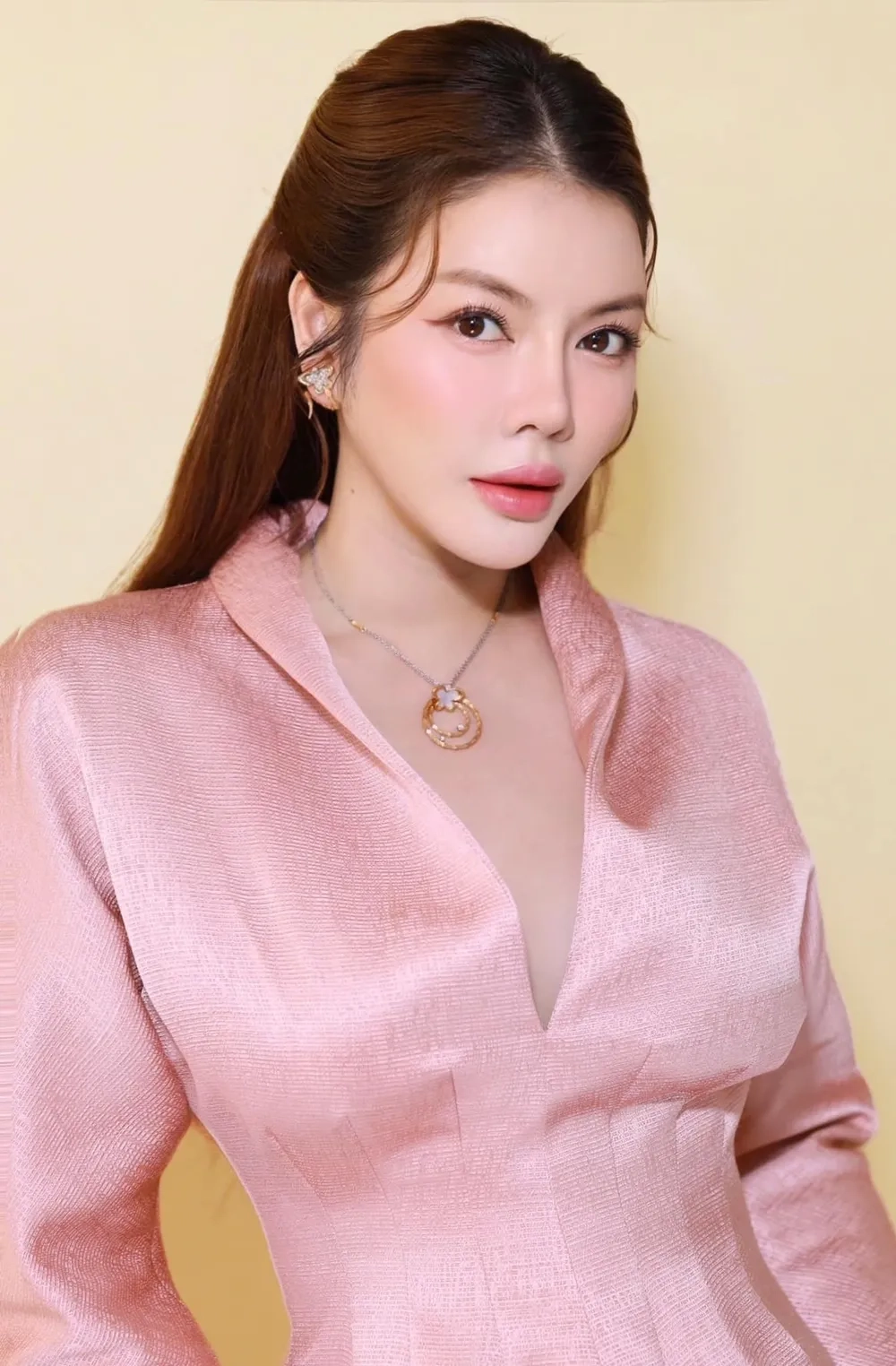 Tin đồn xoay quanh Lý Nhã Kỳ rửa tiền có thật không