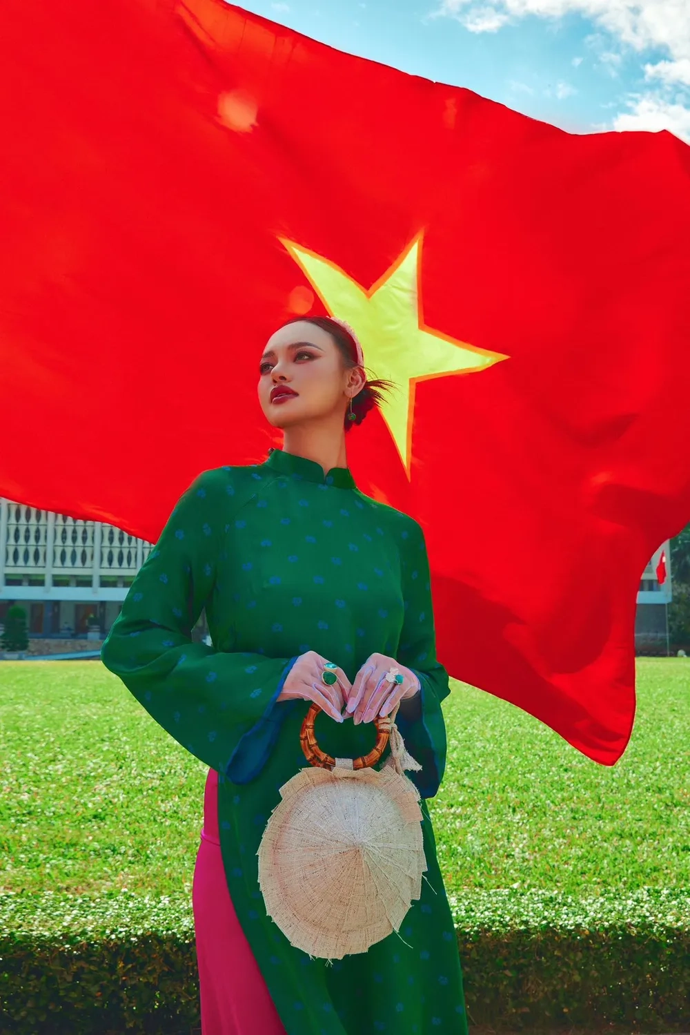Bản lĩnh ngồi ghế nóng Mai Ngô làm giám khảo
