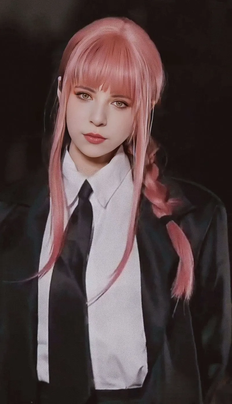 Cosplay Makima làm fan phấn khích với sự chân thực