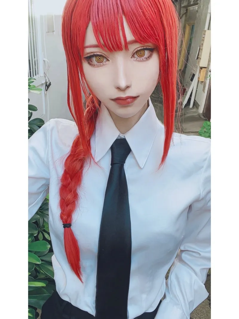 Chainsaw Man cosplay sexy mang đến phiên bản Makima nóng bỏng