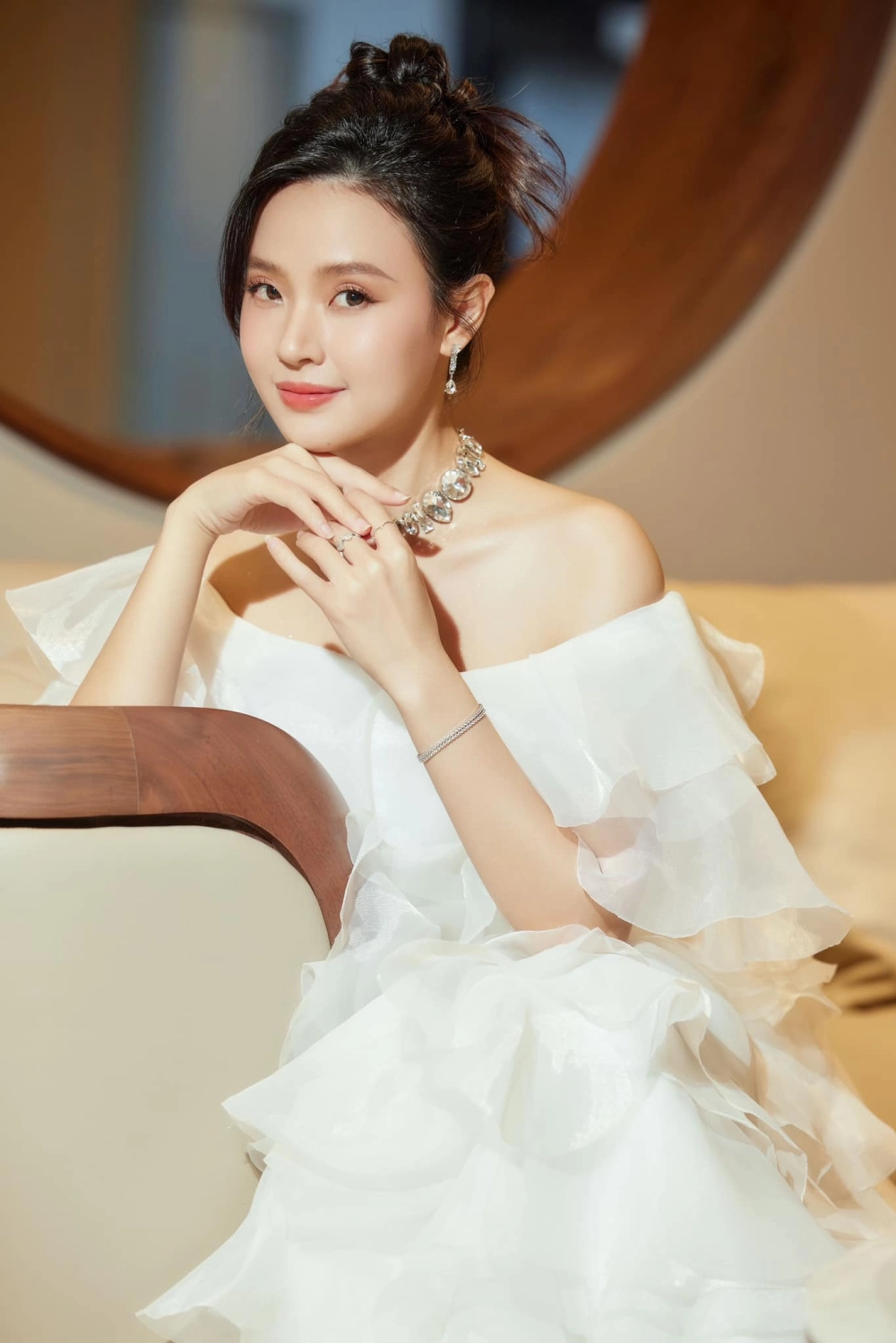 Midu cao bao nhiêu bạn sẽ ngạc nhiên với chiều cao thực sự của cô ấy