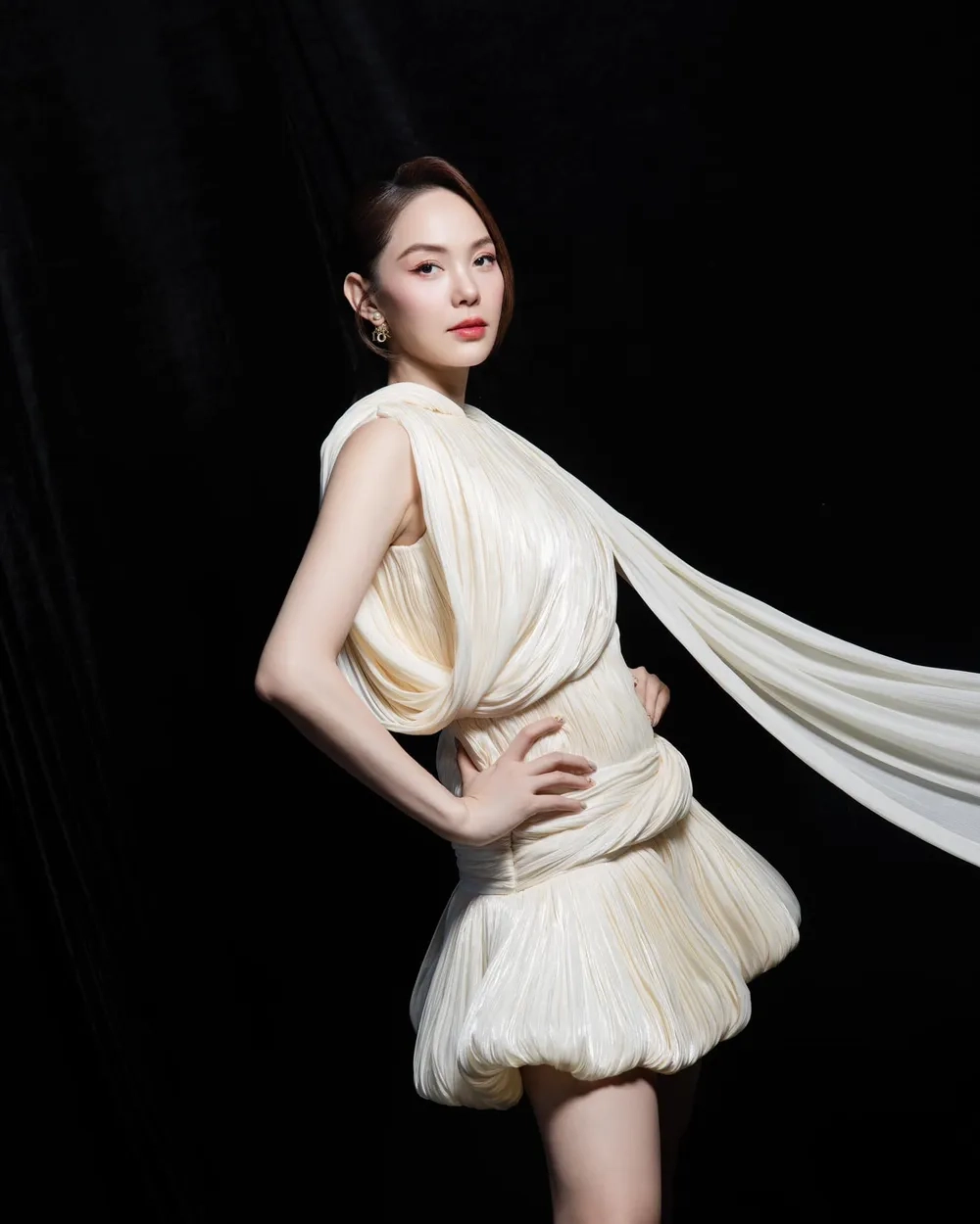 Rộ tin Minh Hằng sinh con khiến fan bất ngờ