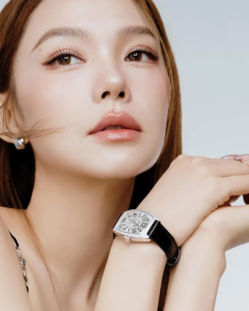 Bạn có biết Minh Hằng quê ở đâu không