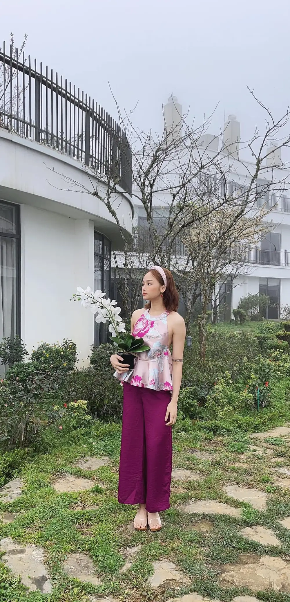 Cảm nhận tình yêu qua ca khúc yêu anh Miu Lê