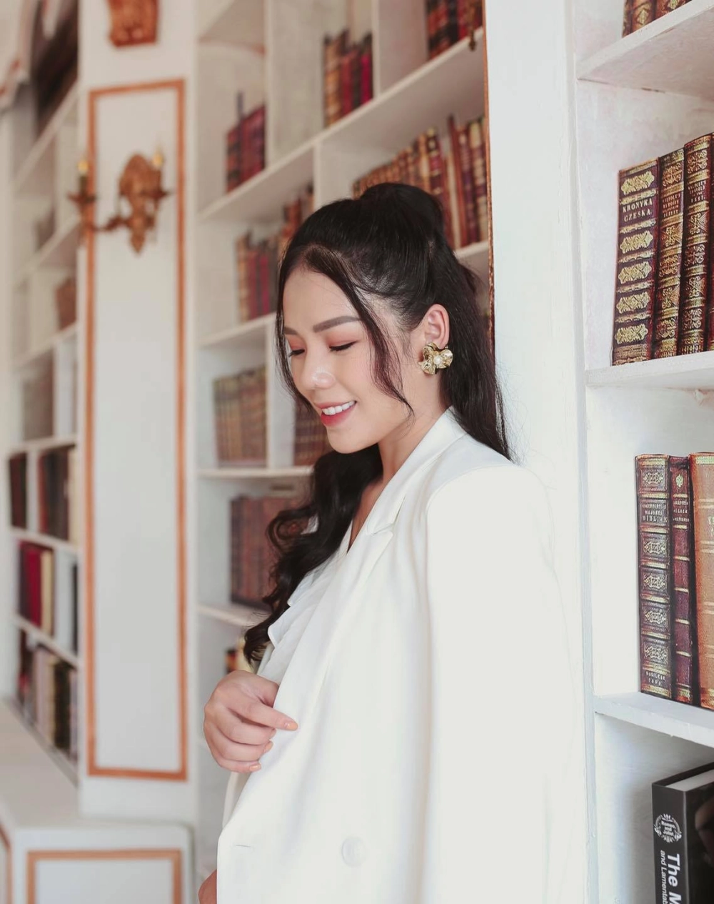 Cô Nguyễn Hương Ly với giọng hát ngọt ngào và đầy cảm xúc