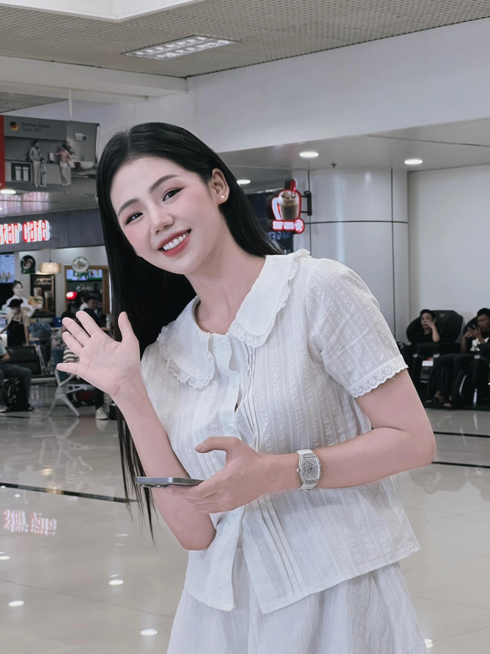Cùng theo dõi những bài đăng mới nhất của Nguyễn Hương Ly Instagram