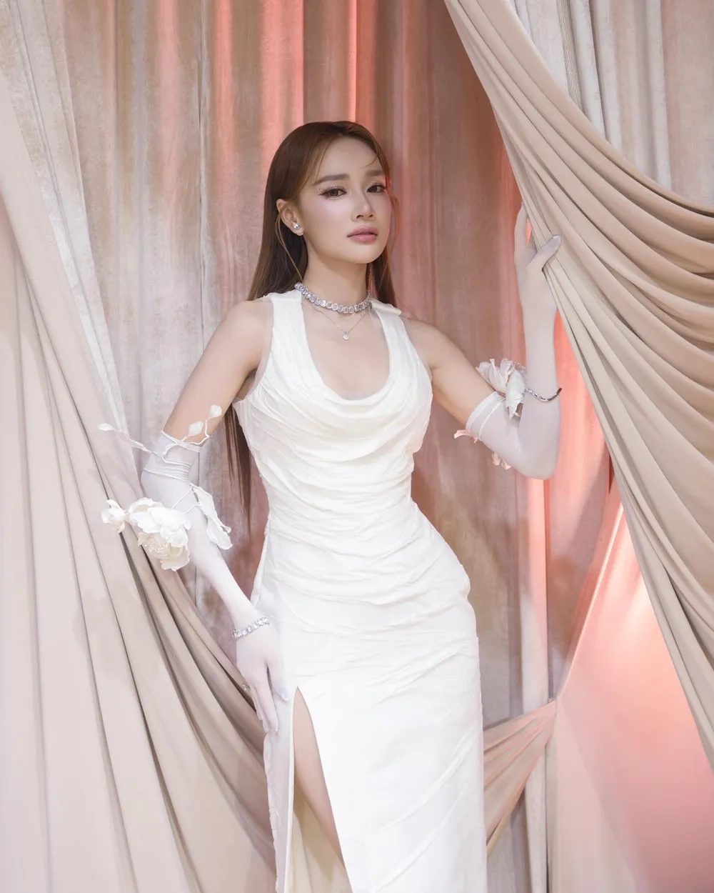 Nhiều người quan tâm Nhã Phương chiều cao