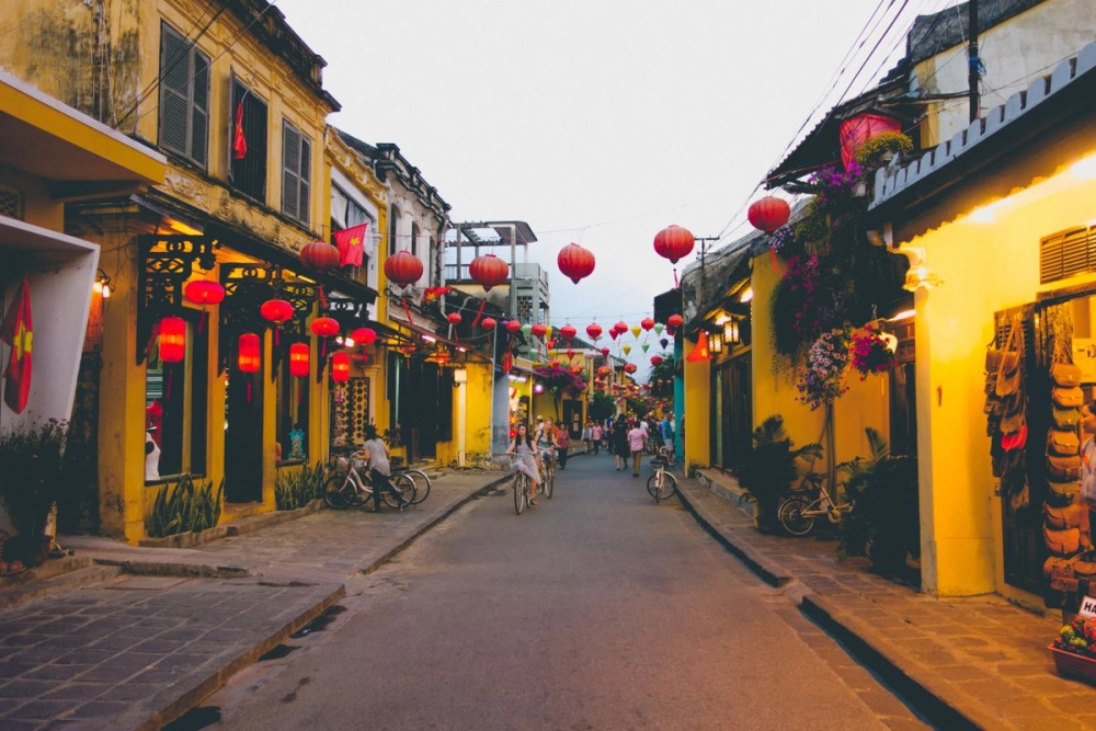 Cảnh đẹp phố cổ Hội An đầy thơ mộng với những con phố yên bình