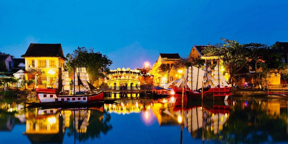 Tham gia lễ hội ở phố cổ Hội An để trải nghiệm văn hóa đặc sắc