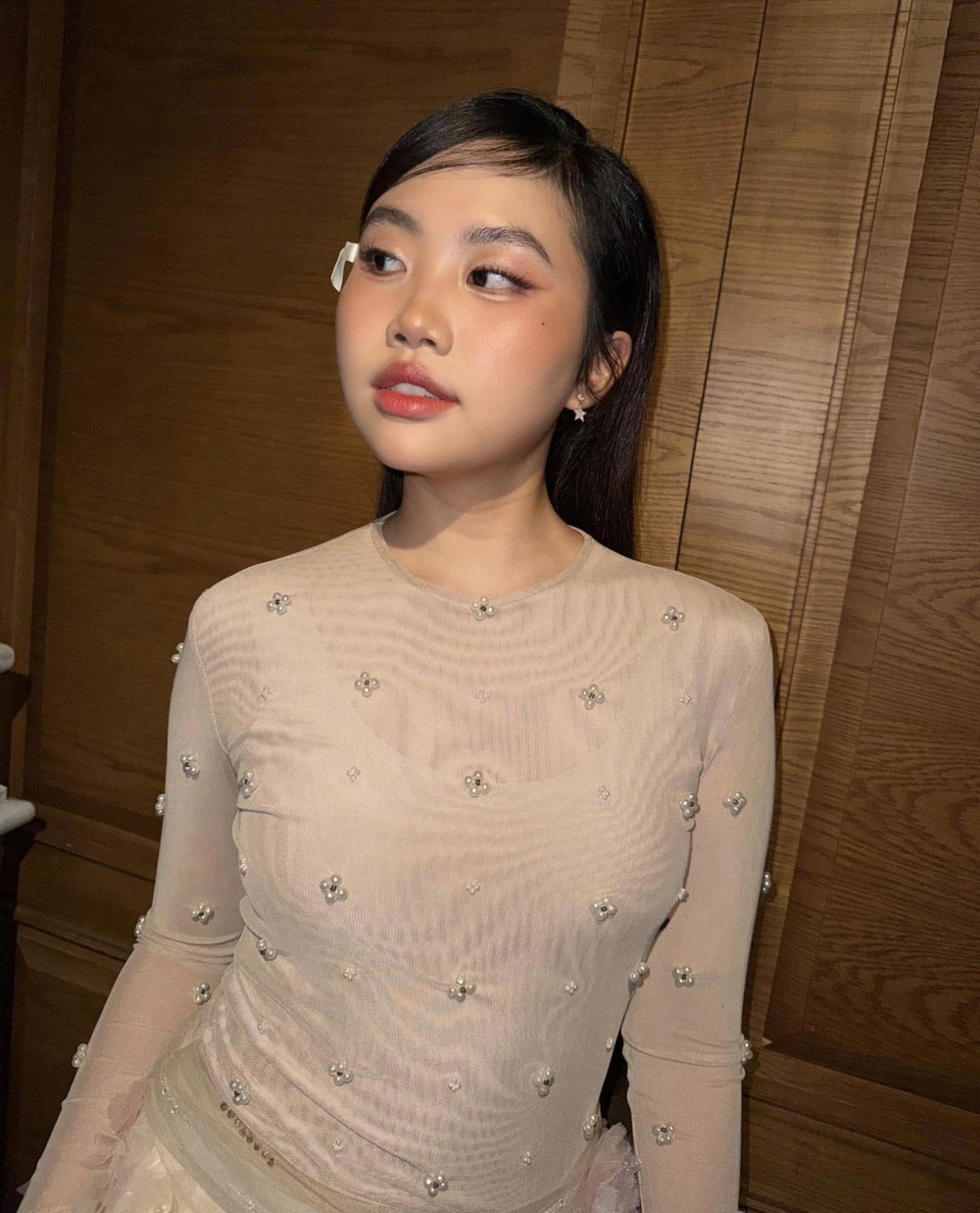 Fan tò mò Phương Mỹ Chi cao bao nhiêu