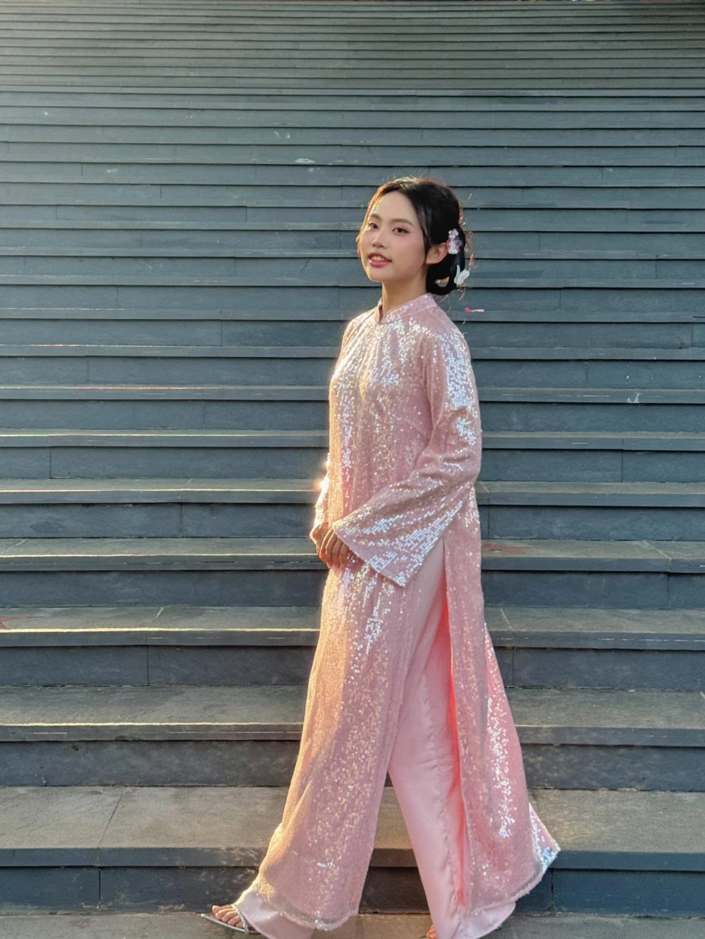 Fan yêu thích nghe Phương Mỹ Chi Bóng phù hoa