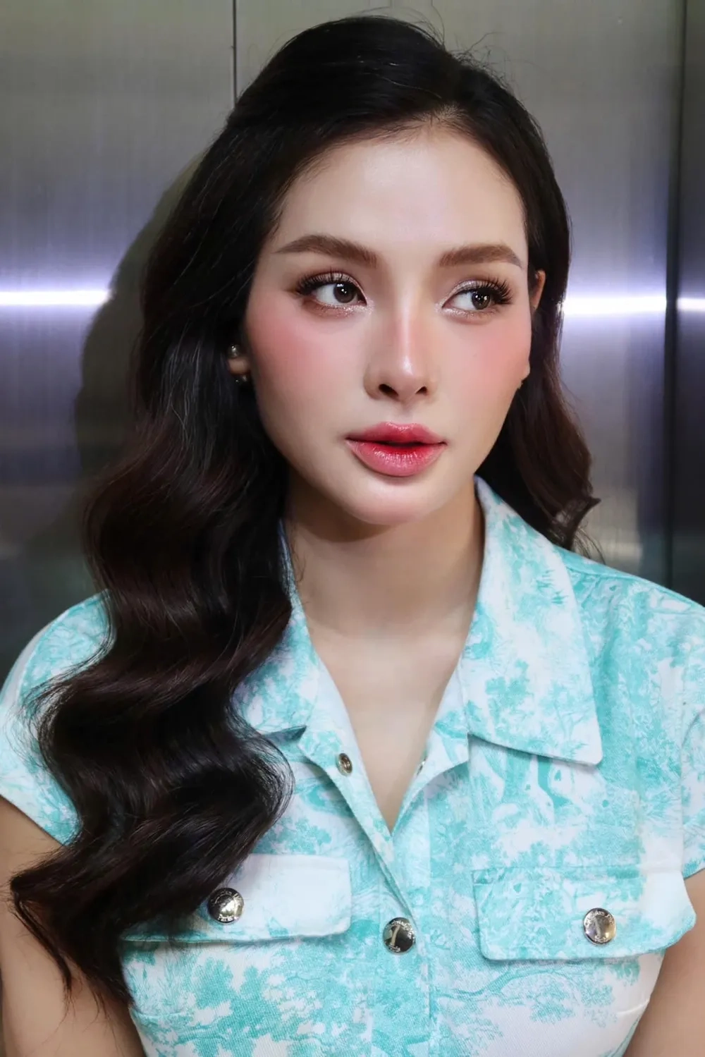 Gây thích thú khi Phương Trinh Jolie hát tiếng Anh