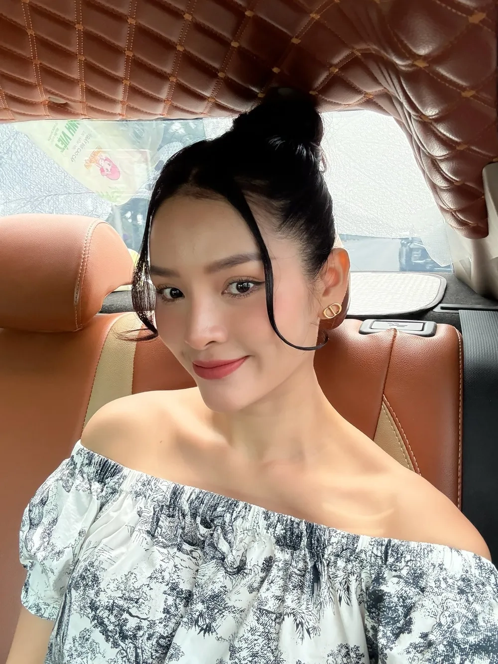 Gây xúc động với lời Phương Trinh Jolie xin lỗi