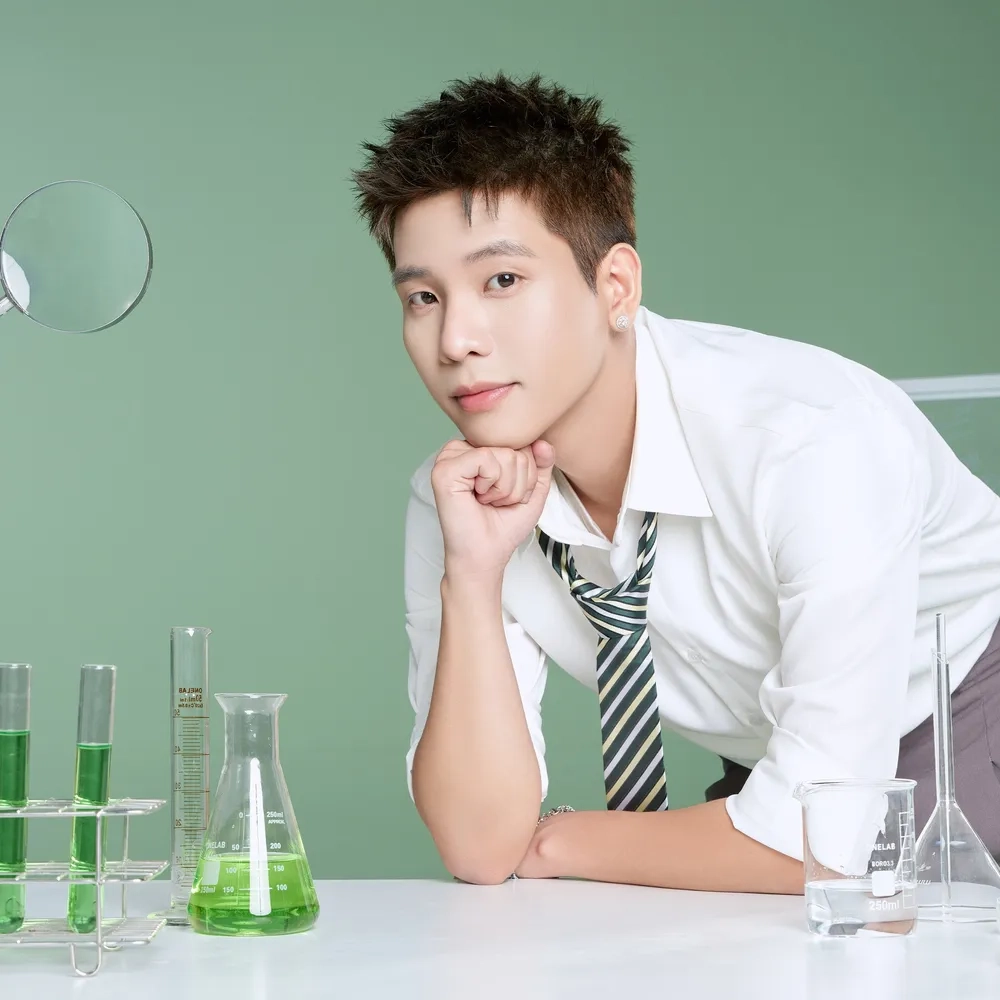 Ngắm những kiểu Quân AP tóc cực đẹp