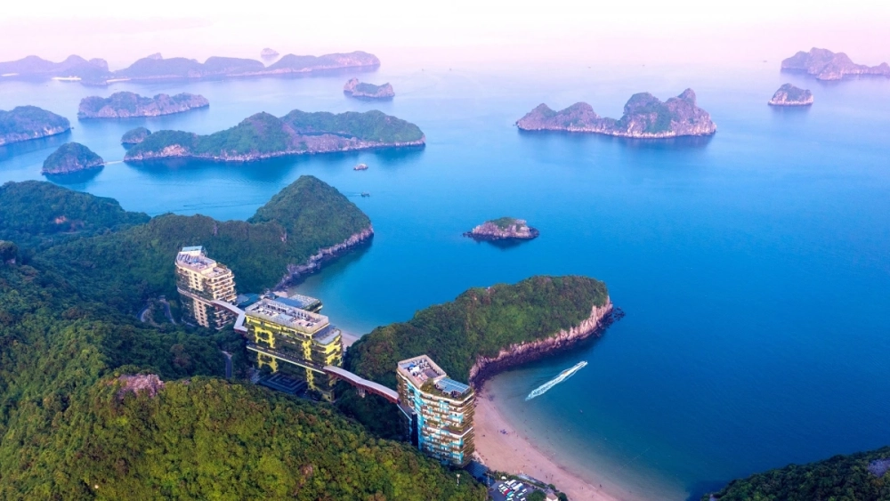 Đắm chìm trong vẻ đẹp của biển đảo Cát Bà qua những bức ảnh tuyệt vời
