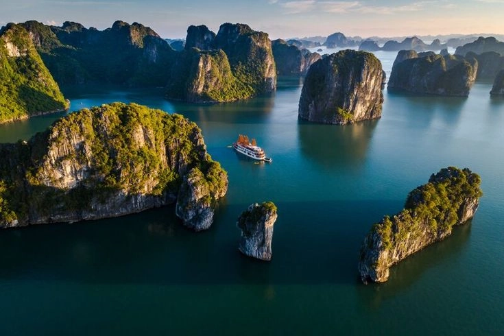 Khám phá vịnh Hạ Long đảo Cát Bà để trải nghiệm vẻ đẹp tuyệt vời của thiên nhiên