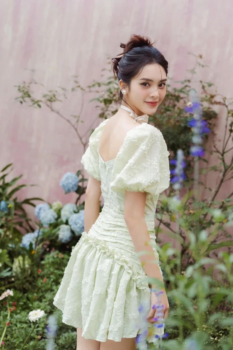 Quỳnh Lương ở đâu và cô ấy đã bắt đầu sự nghiệp như thế nào