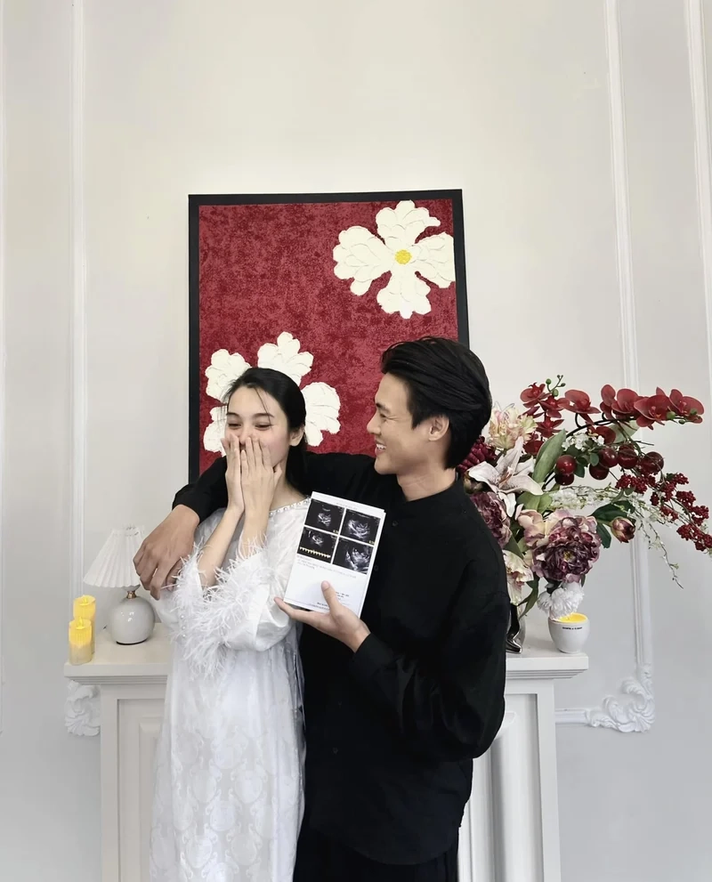 Quỳnh Lương và người yêu những khoảnh khắc lãng mạn khiến fan xuýt xoa