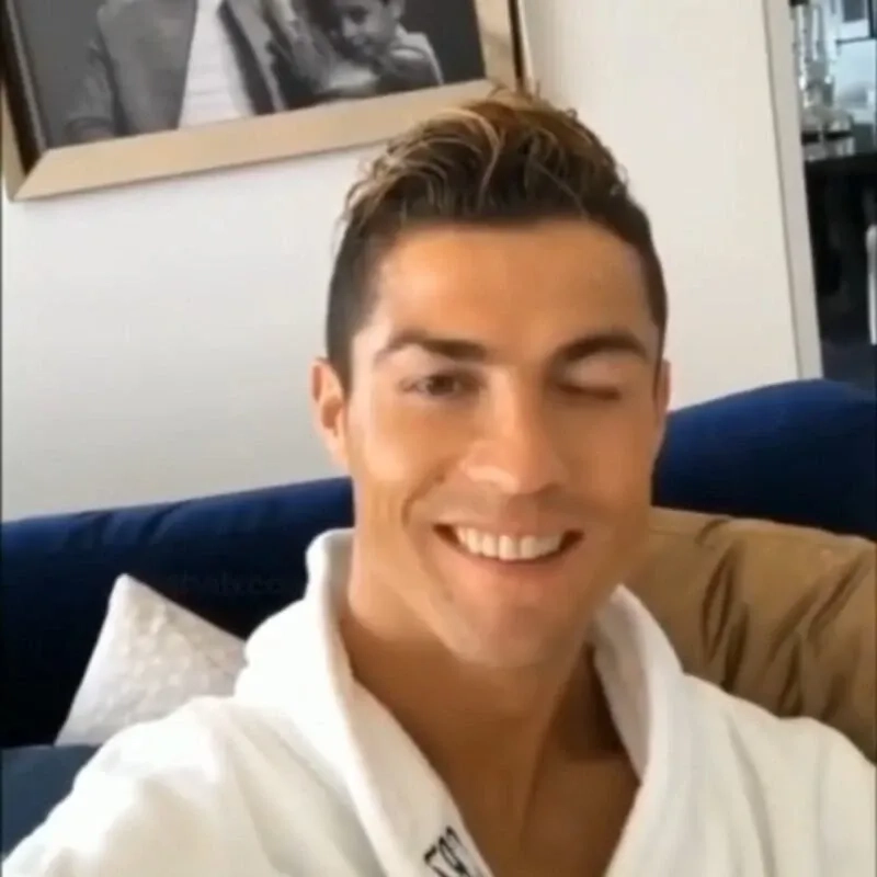 Ronaldo meme 2024 mới nhất làm mạng xã hội không ngừng bàn tán