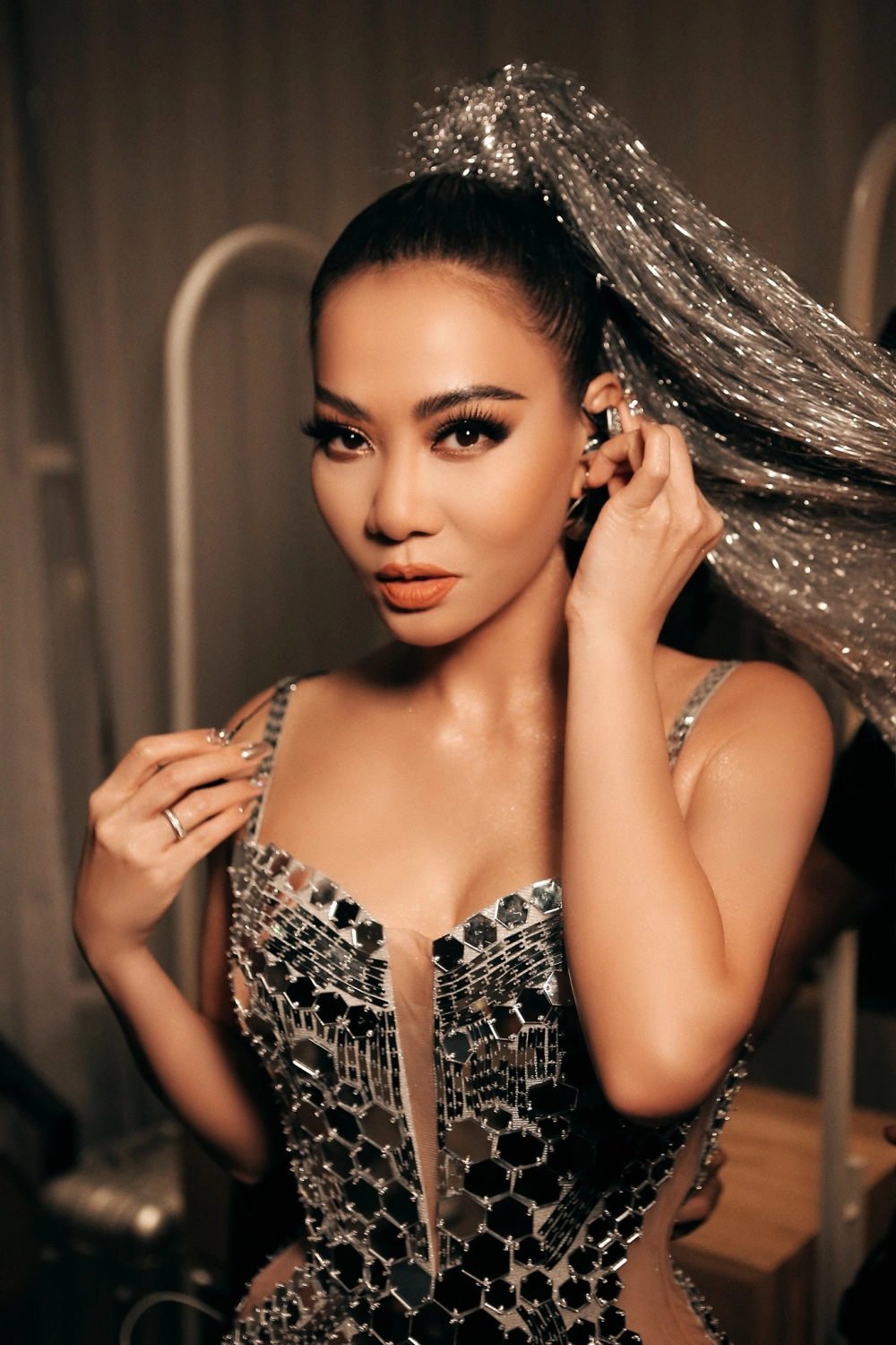 Bản phối mới đầy sôi động trong Bay Thu Minh remix