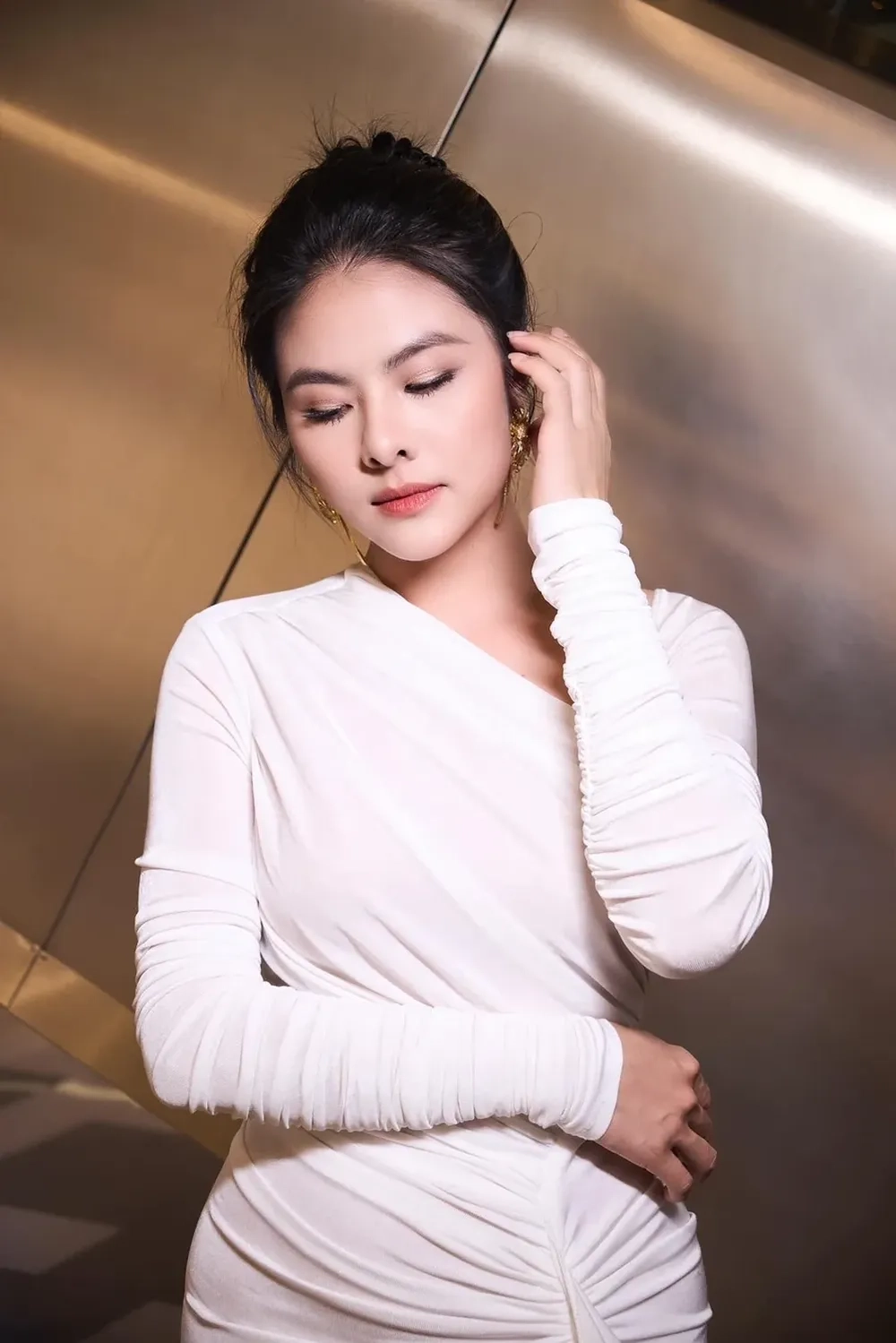 Bạn có biết thực sự Vân Trang là ai không