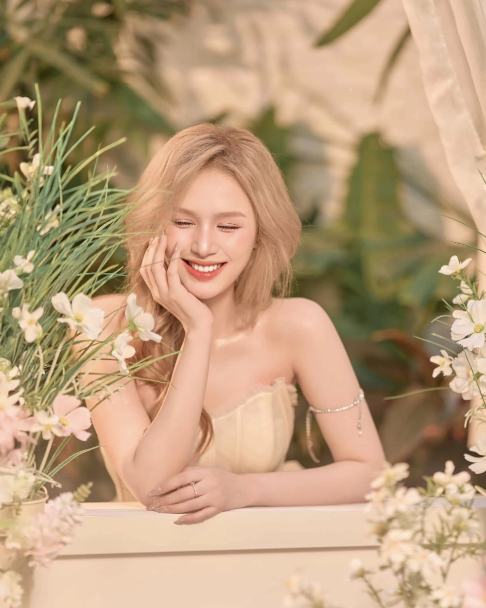 Xoài non sinh ngày bao nhiêu khiến fan chúc mừng rần rần