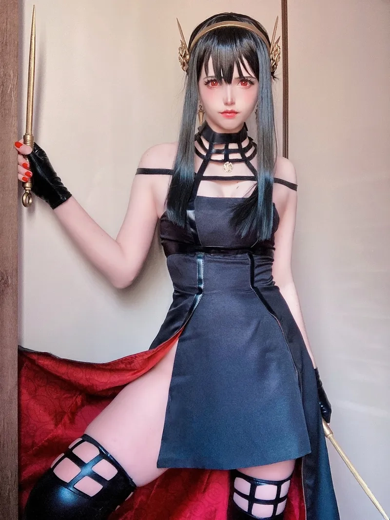 Yor Forger cosplay bí quyết để hoá thân hoàn hảo