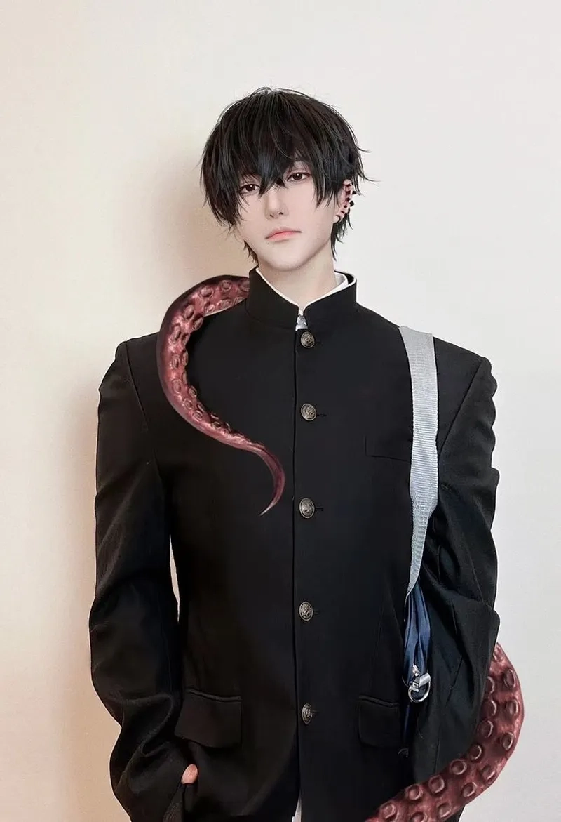 Cosplay Yoshida làm fan phấn khích với sự chân thực