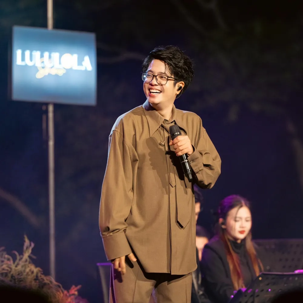 Khám phá chiều sâu của Bùi Anh Tuấn lyrics