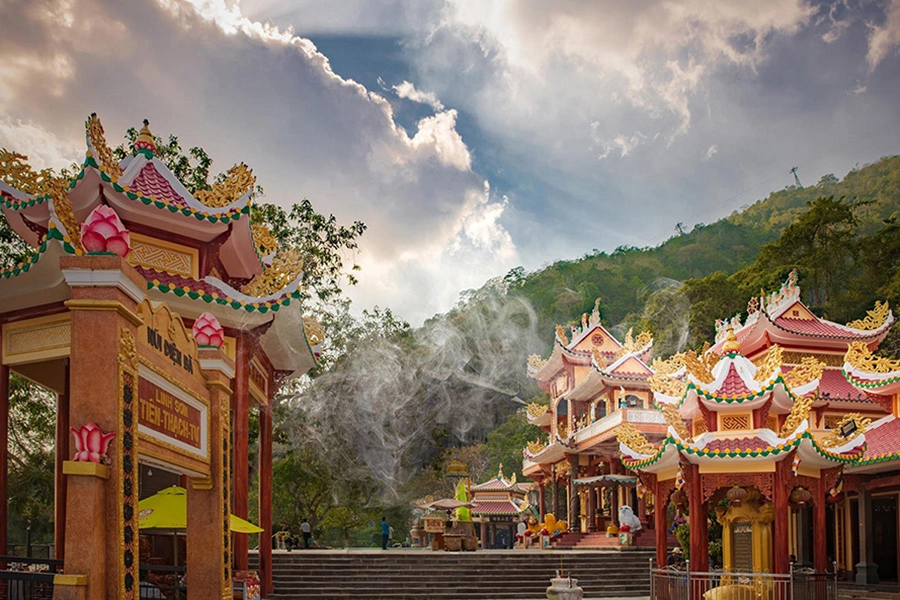 Review Chùa Bà Đen Tây Ninh chi tiết nhất