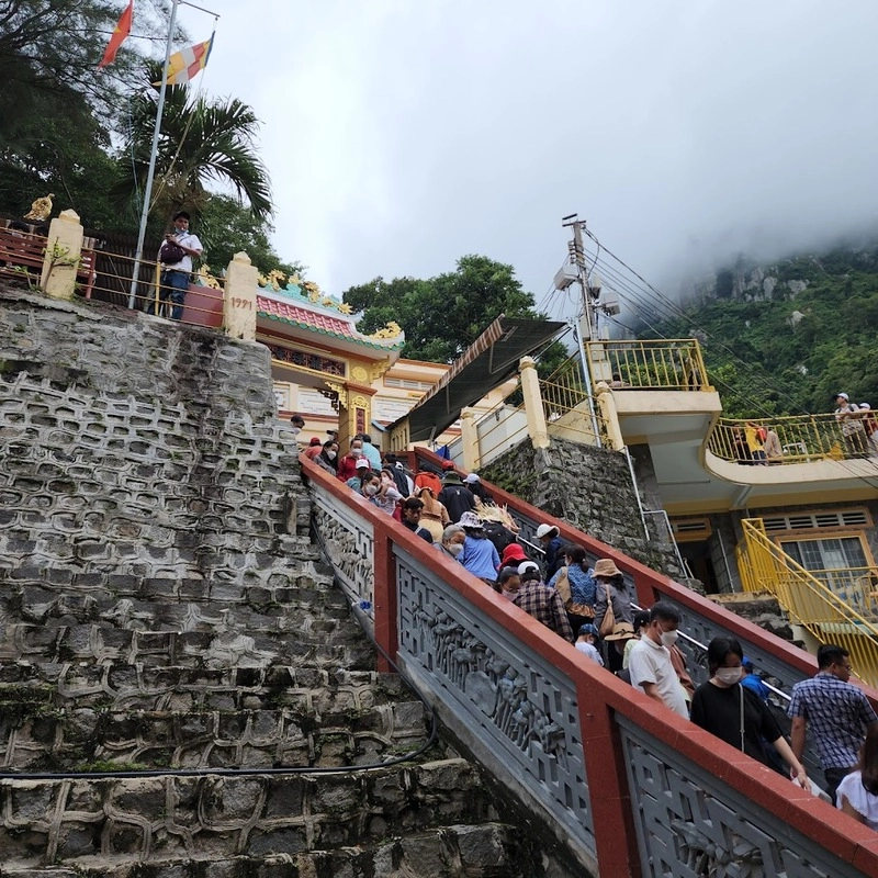 Chùa Bà Đen bao nhiêu bậc thang, gần 1.500